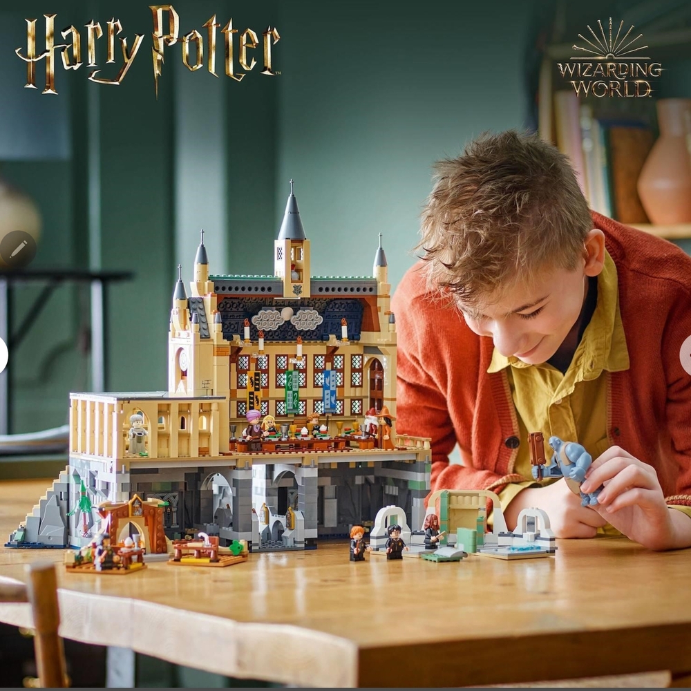 LEGO Harry Potter Hogwarts Castle Building Set - Picture 3 of 7